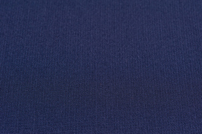 藍調經緯 閉合的織物與抽象的背景